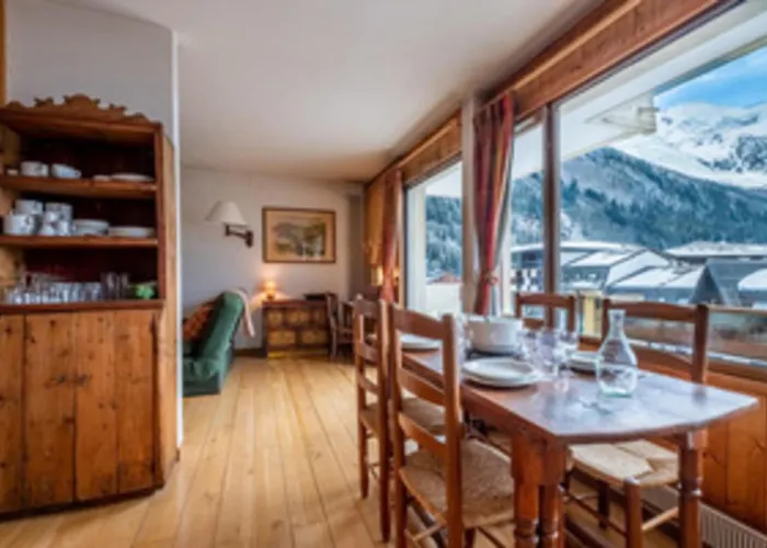 Exceptional Mont-Blanc View Center Parking Apartment Chamonix