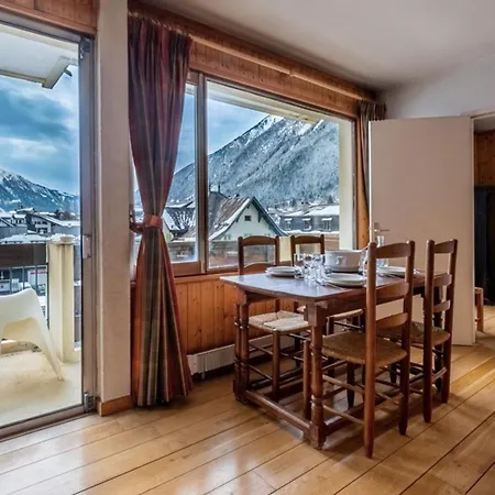 Exceptional Mont-Blanc View Center Parking Apartment